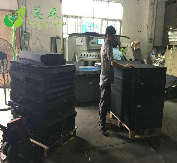 黑卡紙廠家 批發(fā)直銷350G單面透心黑卡紙 做禮盒、手袋用